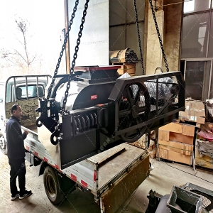 2PG400X250小型對(duì)輥破碎機(jī)發(fā)貨圖片_發(fā)往福建泉州_破碎石英砂