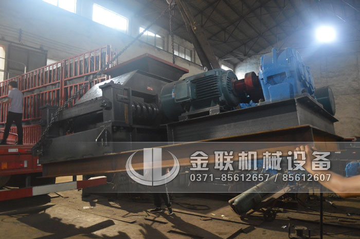 大、中、小型對(duì)輥制沙機(jī)的參數(shù)分別是多少？