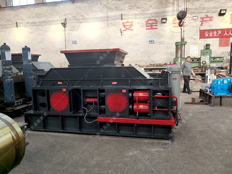 2PGY1007型全自動液壓對輥破碎機發(fā)往河北 2PGY1007型全自動液壓對輥破碎機發(fā)往河北