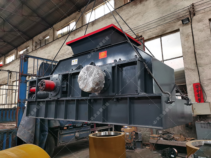 1200x800型制砂設(shè)備 大型對輥制砂機發(fā)貨圖片