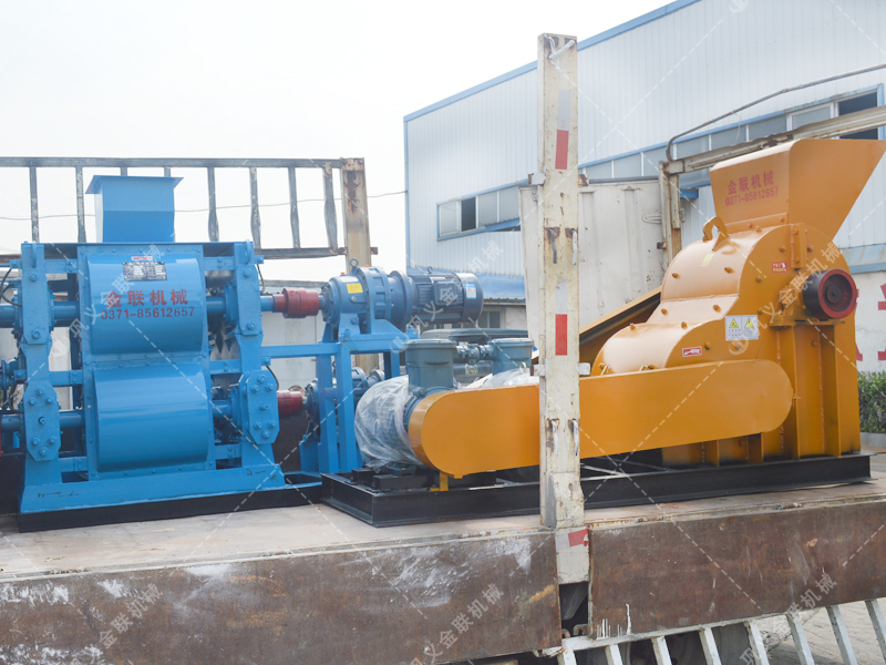 四輥破碎機和粉碎機發(fā)貨圖片_發(fā)往內(nèi)蒙古包頭_破碎煤炭 四輥破碎機和粉碎機發(fā)貨圖片_發(fā)往內(nèi)蒙古包頭_破碎煤炭