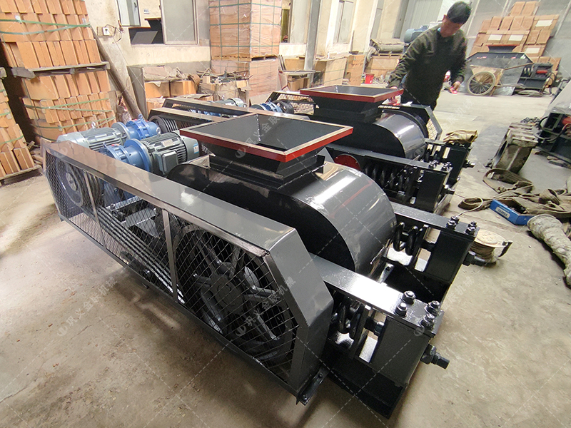 2PG400x400小型對輥破碎機發(fā)貨圖片_發(fā)往廣西雨林_破碎沙子 2PG400x400小型對輥破碎機發(fā)貨圖片_發(fā)往廣西雨林_破碎沙子