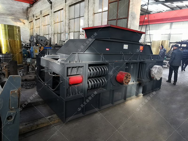 2PG1508大型對輥破碎機發(fā)貨圖片_發(fā)往廣東清遠(yuǎn)_破碎石英砂