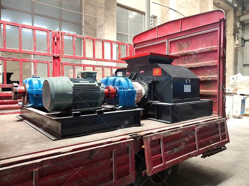 800x600型對輥破碎機(jī)發(fā)貨 破碎河卵石